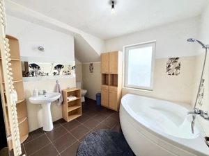 Casa Individuala - 4 Camere - Zona Centrala - Mosnita Veche - imagine 16