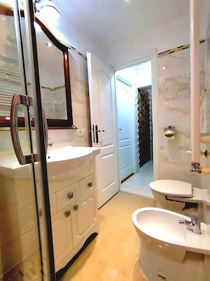 Apartament 3 camere decomandat ,etaj:2din4,central,zona Hipodrom - imagine 6