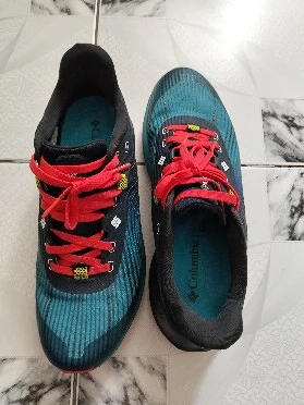 Adidasi COLUMBIA originali,nr 42,27 cm,425 lei
