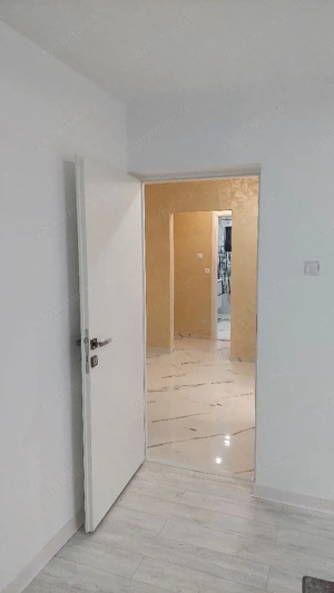  Apartament 2 camere decomandat, etaj 2, zona Liceu Auto SID V - imagine 6