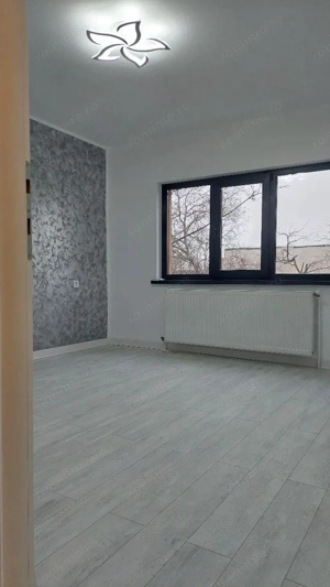  Apartament 2 camere decomandat, etaj 2, zona Liceu Auto SID V - imagine 3
