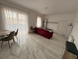 Apartament 2 camere semidecomandat zona Eroilor bloc cu lift - imagine 3