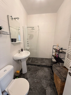 Apartament 2 camere semidecomandat zona Eroilor bloc cu lift - imagine 7