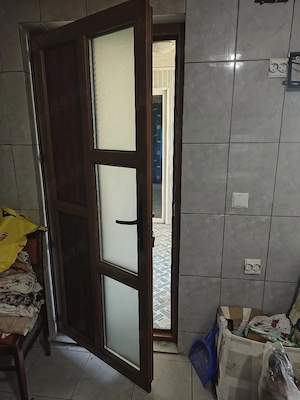 Vand Usi Termopan ca si noi foarte putin uzate cititi descrierea