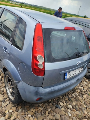 Ford fiesta Ghia an 2008 - imagine 4