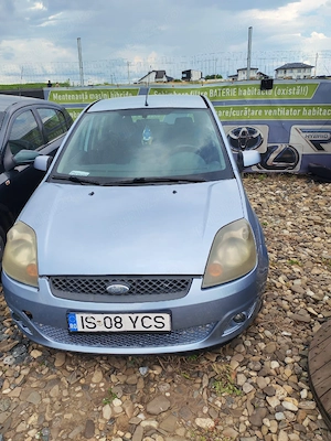 Ford fiesta Ghia an 2008 - imagine 3