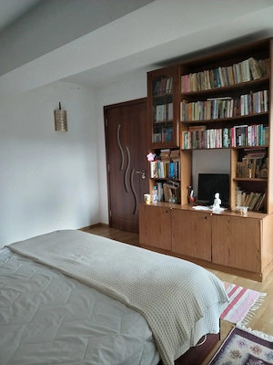 Vand proprietate 1400 mp cu vila 5 dormitoare + casa batraneasca - imagine 3