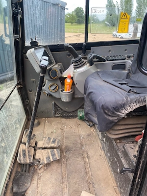 Se vinde urgent Mini Excavator JCB - imagine 4