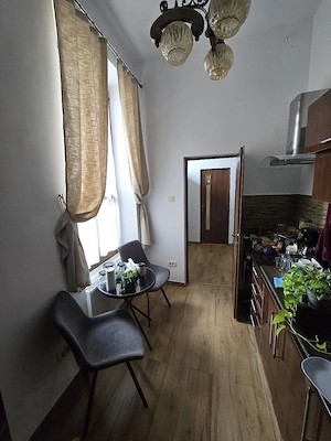 DEOSEBIT! Apartament cochet in Timisoara, piata Mocioni (Sinaia) - imagine 2