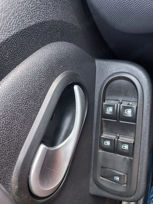 Dacia Duster 1.5 dCi 4x4 Ambiance - imagine 8