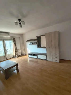 Camera in apartament cu 3 camere - imagine 7