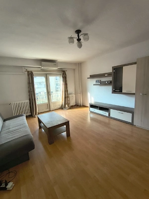 Camera in apartament cu 3 camere - imagine 5