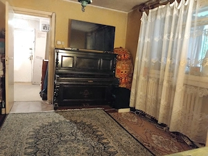 Vand sau schimb cu diferență apt 3c,cf1,dec,pe 2 părți