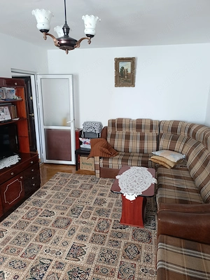 Apartament 2 camere, decomandat, Micro 5 - imagine 2