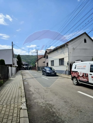 Casă / Vilă cu 3 camere de vânzare în zona Central - imagine 2