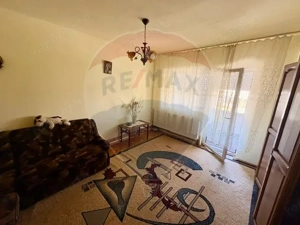 Apartament cu 3 camere de vânzare Piata 1 Decembrie - imagine 3