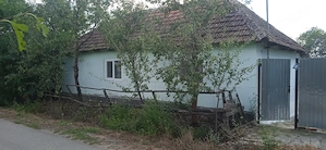 Vând casă la tara