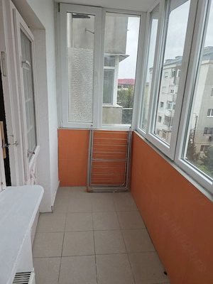 Închiriez Apartament 3 Camere - imagine 9
