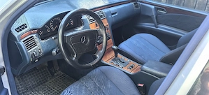 Mercedes E200 Automat  - imagine 5