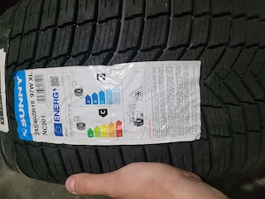 Vand cauciucuri all season 