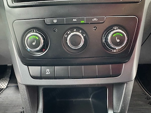 SKODA YETI . 1,8 Benizina 160 Cp 4x4 .RAR+ITP. Rate fixe . Garantie 12 luni . Buy-Back . Test-Drive - imagine 8