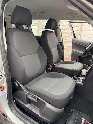 SKODA YETI . 1,8 Benizina 160 Cp 4x4 .RAR+ITP. Rate fixe . Garantie 12 luni . Buy-Back . Test-Drive - imagine 11