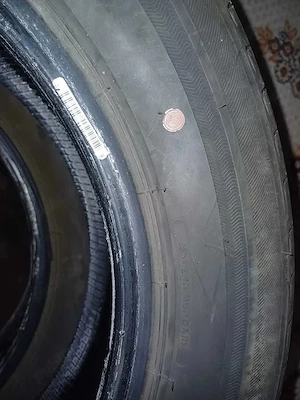 Vând anvelope Bridgestone 185/65 R15 H88 DOT 1324 - imagine 3