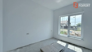 Duplex de vanzare, 5 camere despartit prin garaj - Mosnita Veche - imagine 7