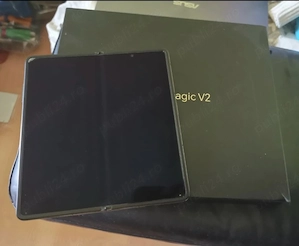 Honor Magic V2