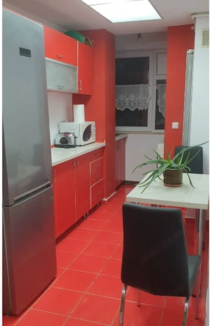 Inchiriez apartament 3 camere, decomandat - imagine 2