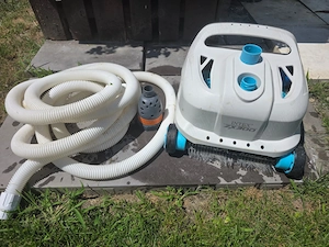 Robot aspirator curatare piscine Intex ZX300