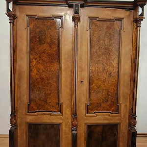 Dulap VINTAGE din lemn masiv, sculptat, stil rustic-clasic