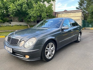 Mercedes-Benz E-Class E220 CDI Avantgarde, an 2006 in Stare Excelenta impecabilă