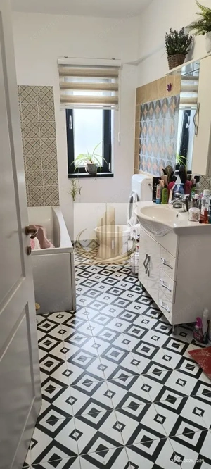 Casă înșiruită, 3 cam, 2 bai 80mp | Zona Cora Dumbrăvița | - imagine 6