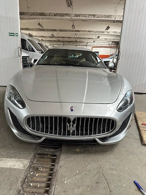 Se vinde Maserati GranTurismo S, an fabricație 2014, echipat cu celebrul motor Ferrari V8 de 4.7 lit - imagine 2
