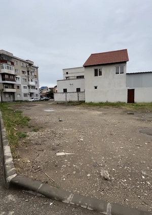 Teren intravilan de vânzare 