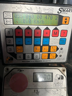 Combina recoltat struguri  Pellenc model Smart Systeme 3050 - imagine 5