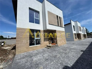 Casa individuala P+1E ~ 5 camere 3 bai ~ teren 227mp ~ Popesti Leordeni - imagine 2