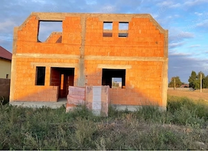 Casă P+M în construcție în Pădureni (cartierul nou) - imagine 2