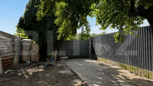 Teren intravilan 183 mp, casă veche, toate utilitățile, zona Ambasador