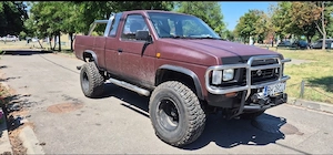 Nissan king cab D21, fab 1991,2.4 benzina, inmatriculat, pret 7500 euro neg - imagine 10