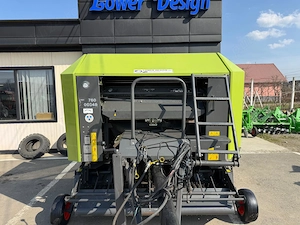 Presa de balotat rotunda Claas Rollant 340 .