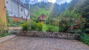 Vila in Moeciu de Sus -12 camere teren 4780 mp- bonus 2000 mp teren