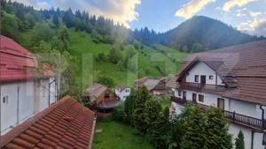 Vila in Moeciu de Sus - 12 camere teren 4780 mp - bonus 2000 mp teren - imagine 19