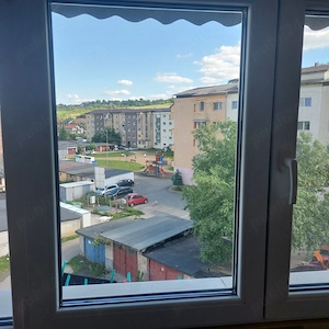 Apartament cu 3 camere de vânzare 