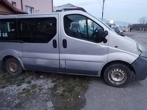 Vivaro 1.9 dti 2003 9 locuri - imagine 3