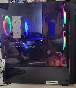 Vând sistem pc,2 monitoare,mouse,tastatura,casti,birou