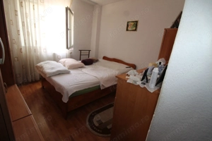 Apartament 3 camere, zona 9 Mai - imagine 2