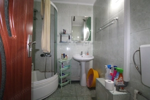 Apartament 3 camere, zona 9 Mai - imagine 5