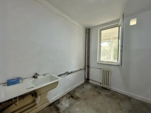 Apartament 2 camere, etaj 2, decomandat - zona Sagului  - imagine 9